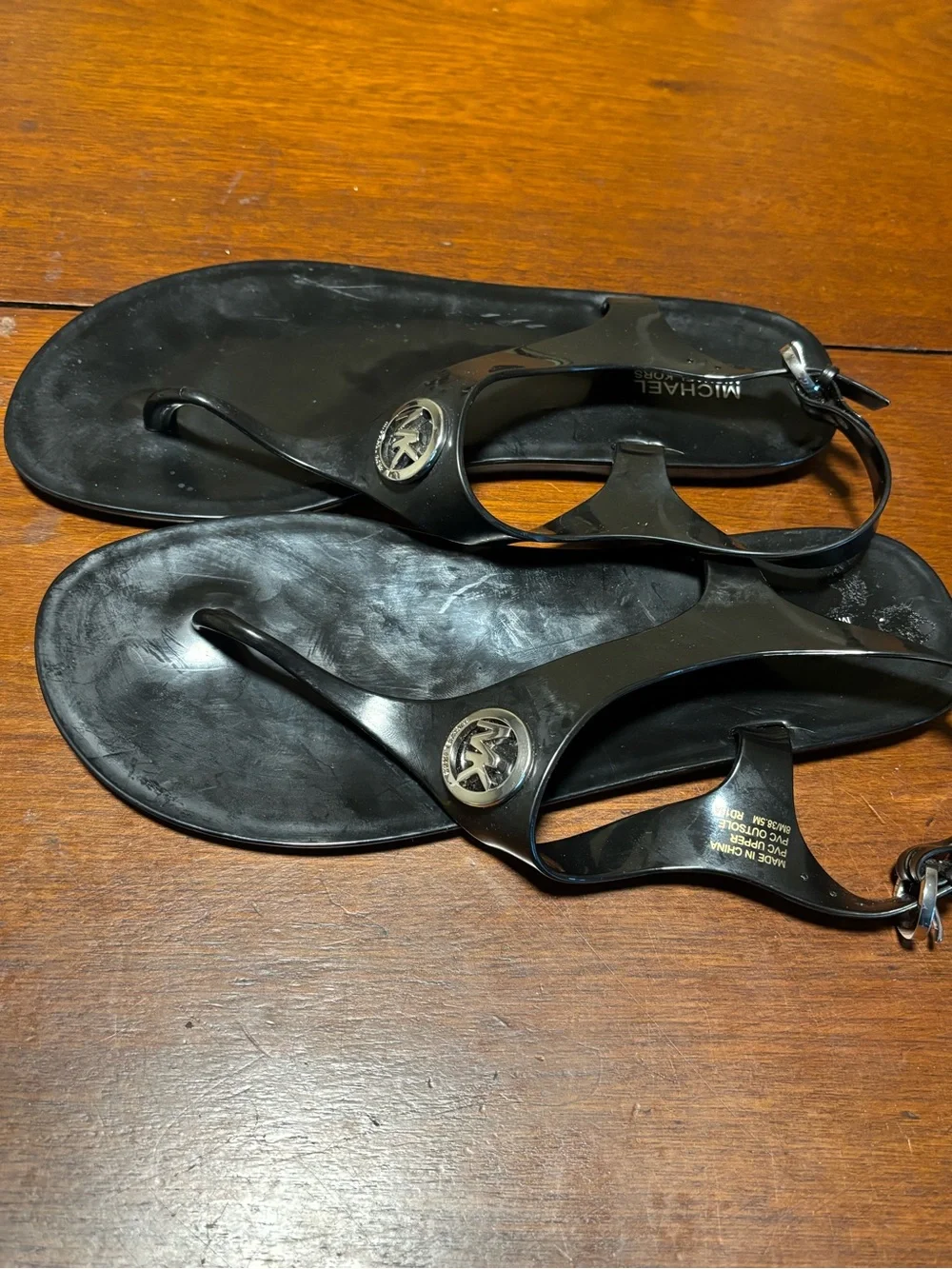Michael Kors Women’s Black Jelly Thong Sandals Size 8M Style RD16A